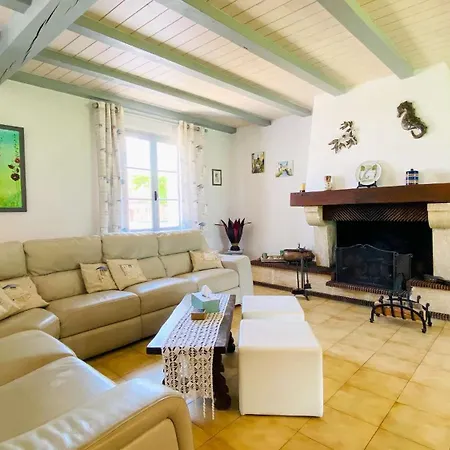 Superbe De Plain Pied Avec Jardin Clos Et Piscine Le Bois-Plage-en-Re