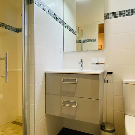 Superbe De Plain Pied Avec Jardin Clos Et Piscine * 르보아플라주앙르