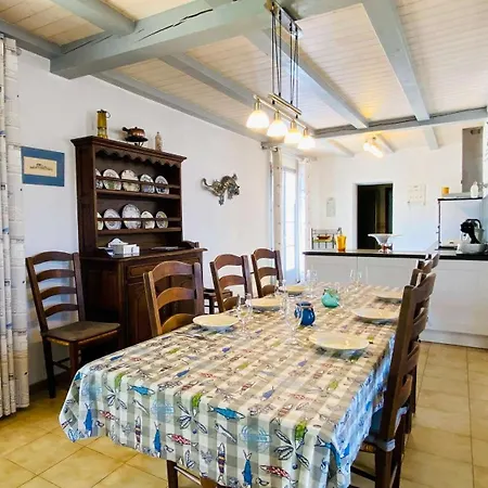 Superbe De Plain Pied Avec Jardin Clos Et Piscine * 르보아플라주앙르