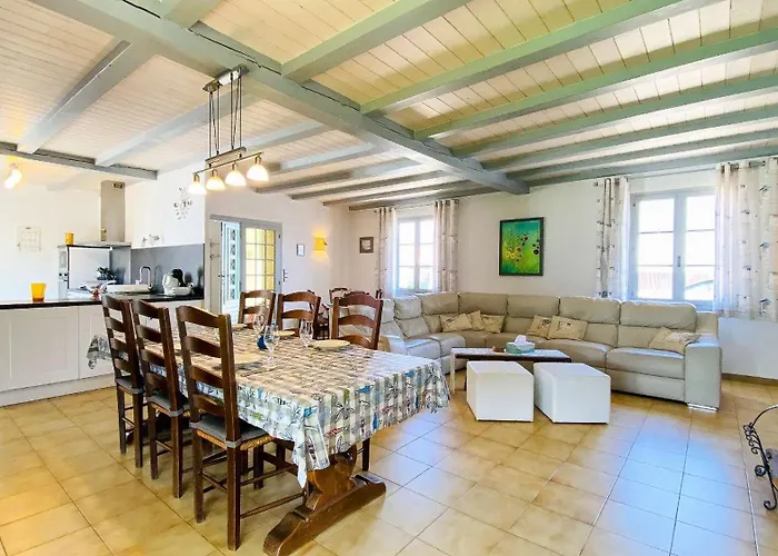 Superbe De Plain Pied Avec Jardin Clos Et Piscine * Le Bois-Plage-en-Ré