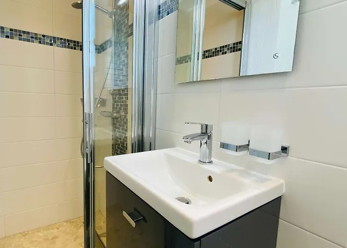 Superbe De Plain Pied Avec Jardin Clos Et Piscine * Le Bois-Plage-en-Ré