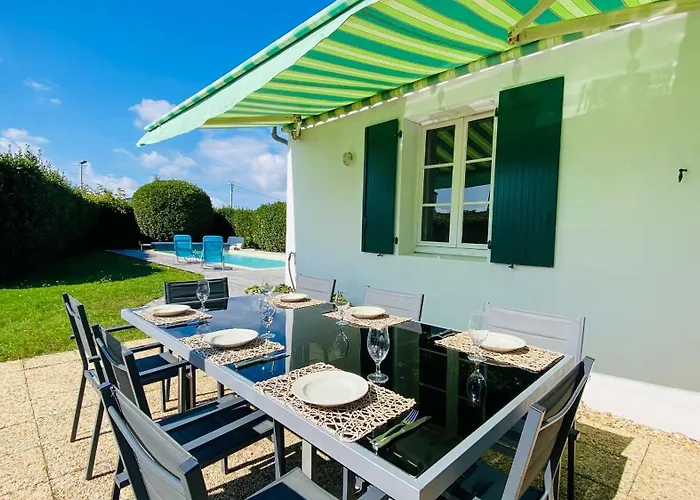 Superbe De Plain Pied Avec Jardin Clos Et Piscine Villa