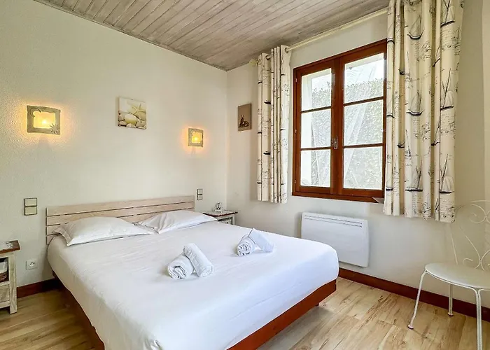 Superbe De Plain Pied Avec Jardin Clos Et Piscine Villa