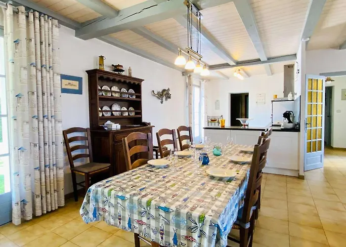 Superbe De Plain Pied Avec Jardin Clos Et Piscine * Le Bois-Plage-en-Ré